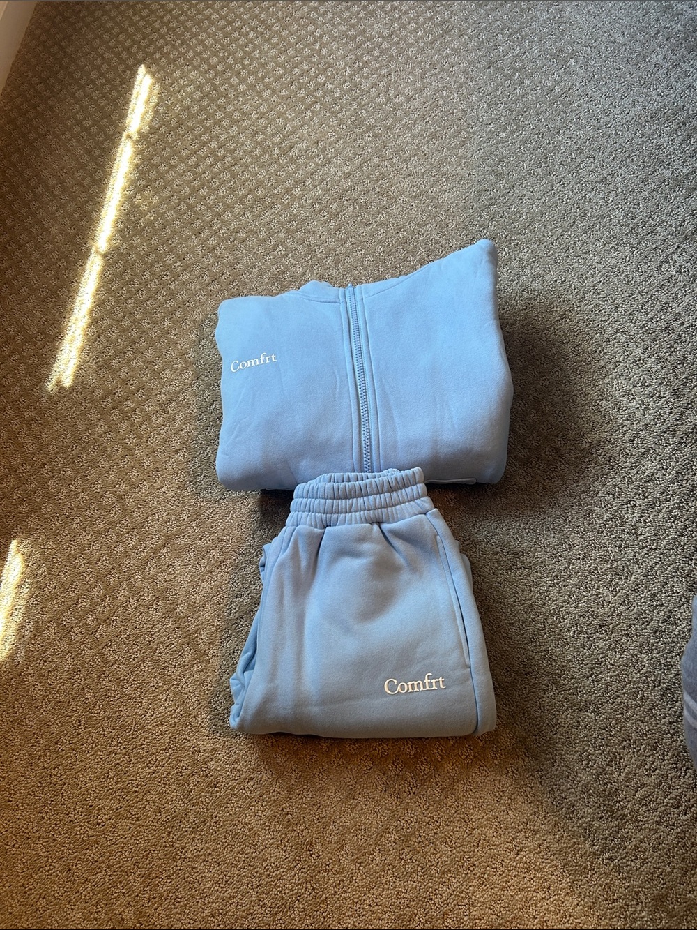 Brand new women’s Light Blue Fleece Jogger and Zip up set by Comfrt